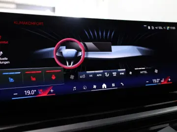 BMW X5 50 e xDrive 360 H&K Masaj Pano