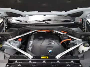 BMW X5 50 e xDrive 360 H&K Masaj Pano