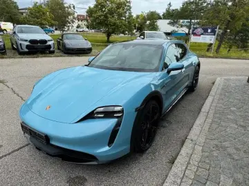 Porsche Taycan Cross Turismo 4 Pano 21  HUD BOSE