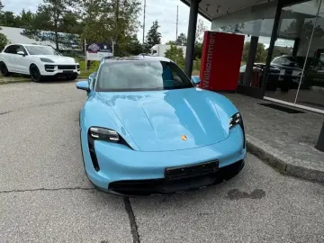 Porsche Taycan Cross Turismo 4 Pano 21  HUD BOSE