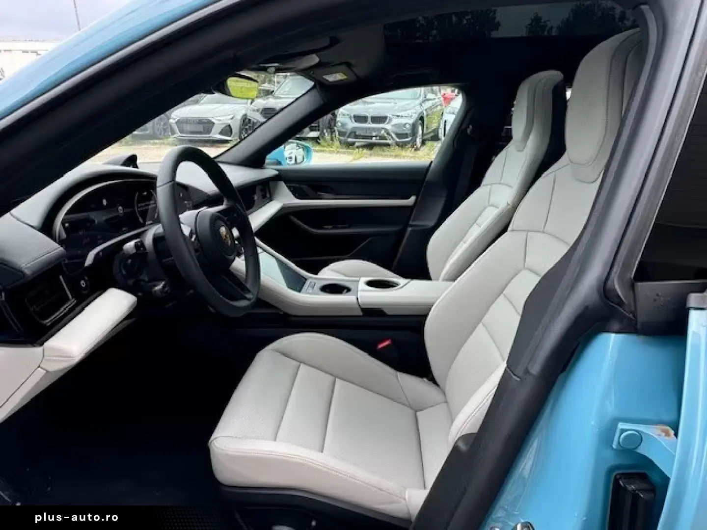 Porsche Taycan Cross Turismo 4 Pano 21  HUD BOSE