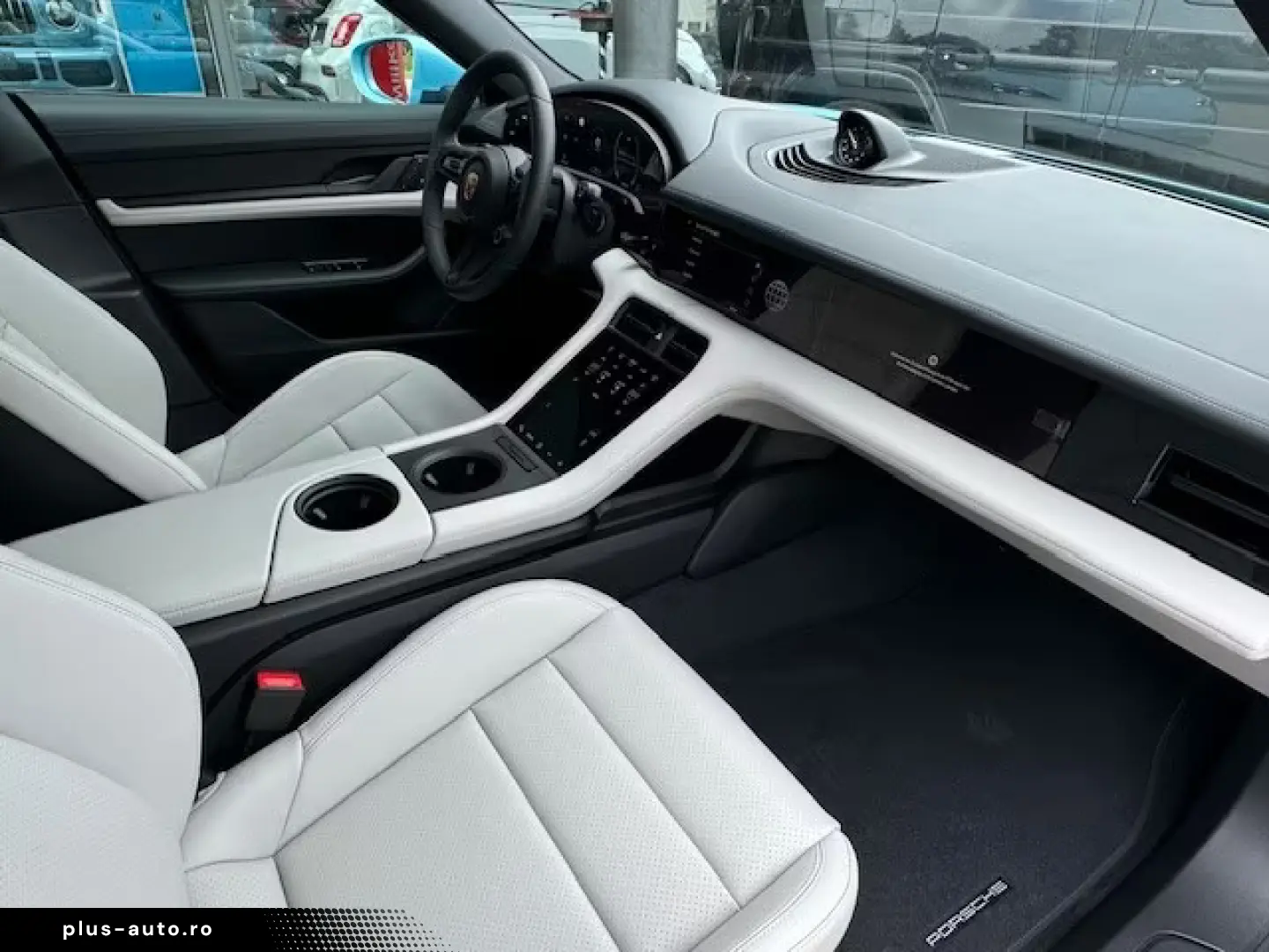 Porsche Taycan Cross Turismo 4 Pano 21  HUD BOSE