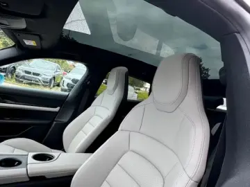 Porsche Taycan Cross Turismo 4 Pano 21  HUD BOSE