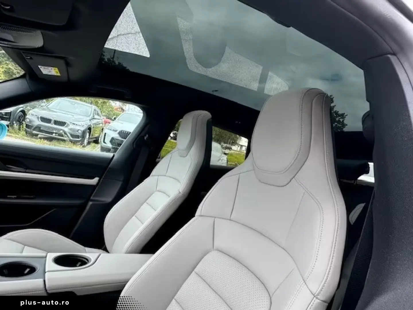 Porsche Taycan Cross Turismo 4 Pano 21  HUD BOSE