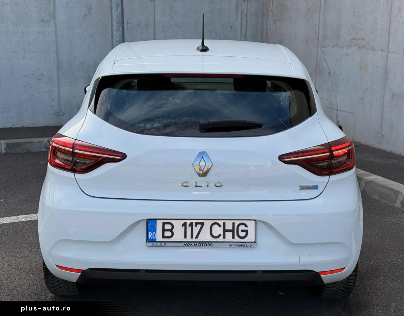 Renault Clio V full hybrid 145 cp