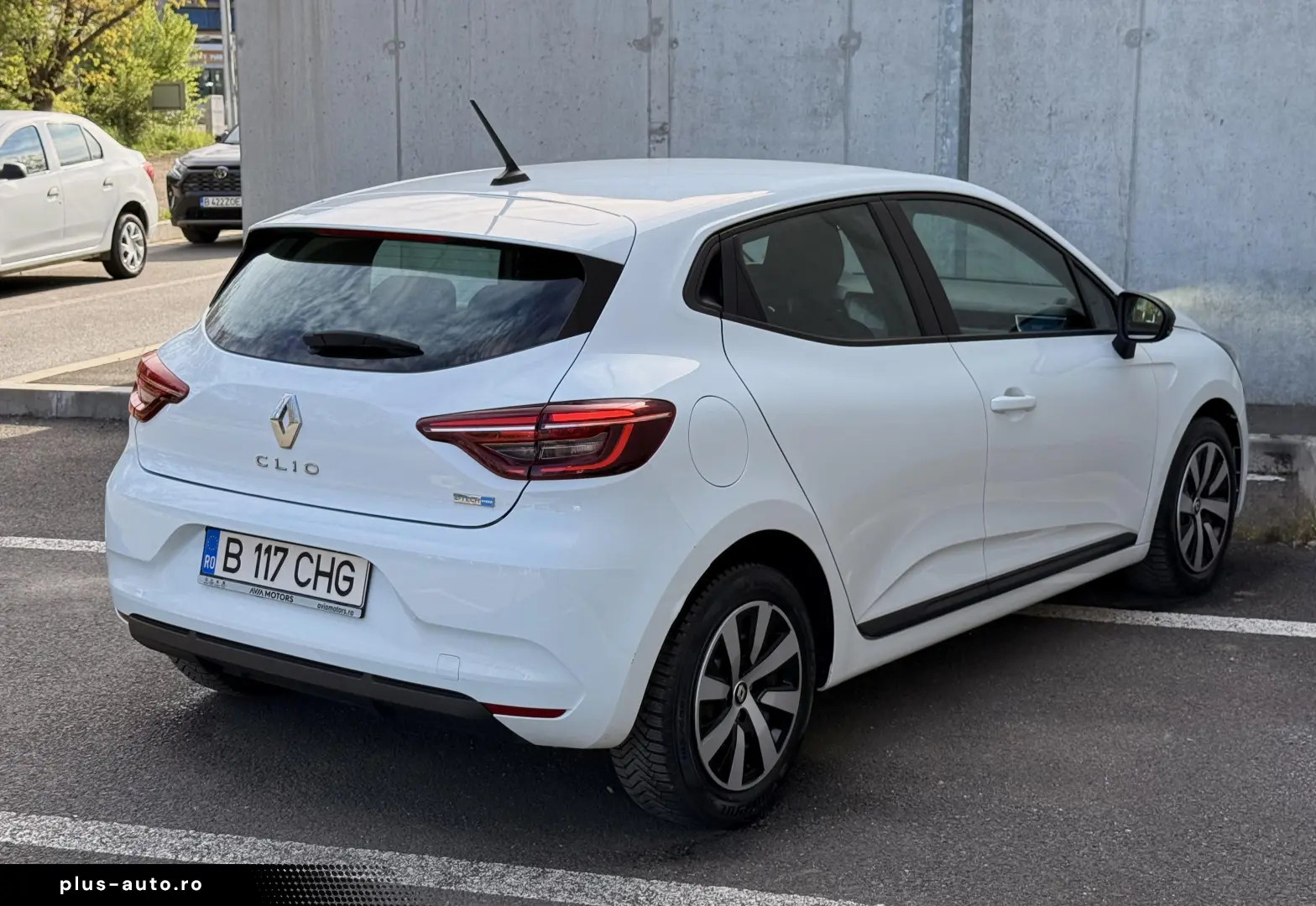 Renault Clio V full hybrid 145 cp