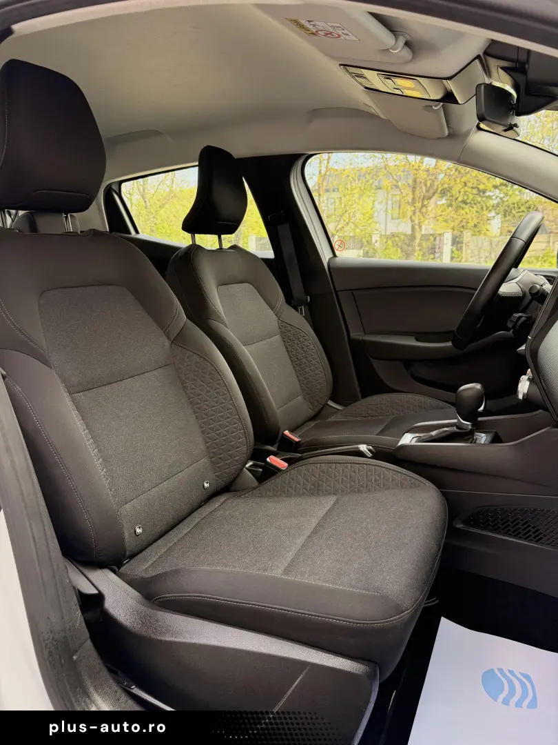 Renault Clio V full hybrid 145 cp