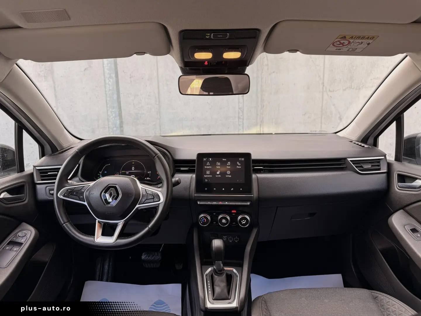 Renault Clio V full hybrid 145 cp