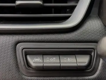 Renault Clio V full hybrid 145 cp