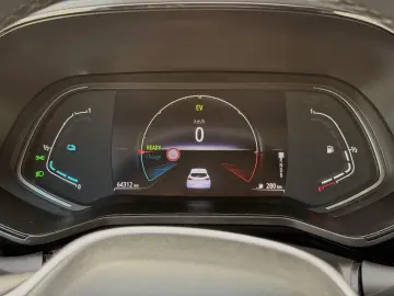 Renault Clio V full hybrid 145 cp