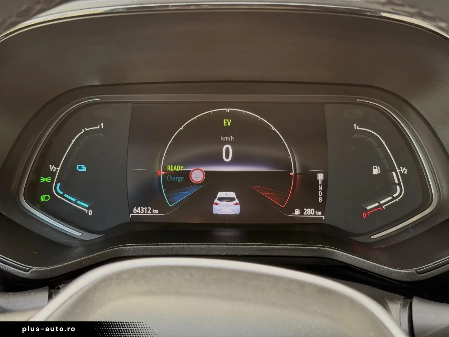 Renault Clio V full hybrid 145 cp