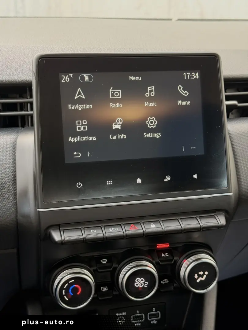 Renault Clio V full hybrid 145 cp