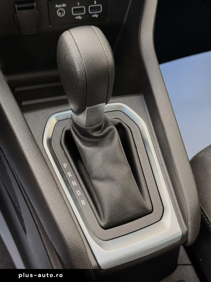 Renault Clio V full hybrid 145 cp