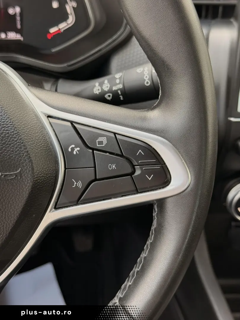 Renault Clio V full hybrid 145 cp