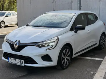 Renault Clio V full hybrid 145 cp