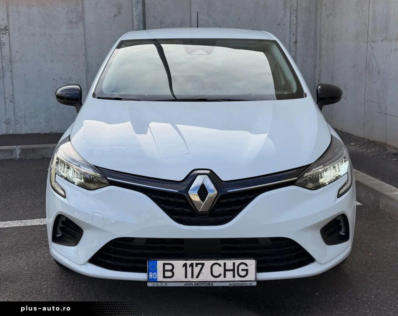Renault Clio V full hybrid 145 cp
