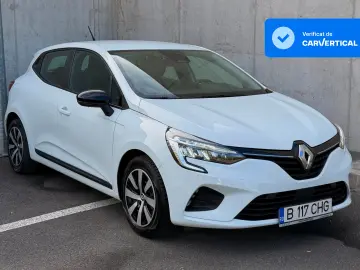 Renault Clio V full hybrid 145 cp