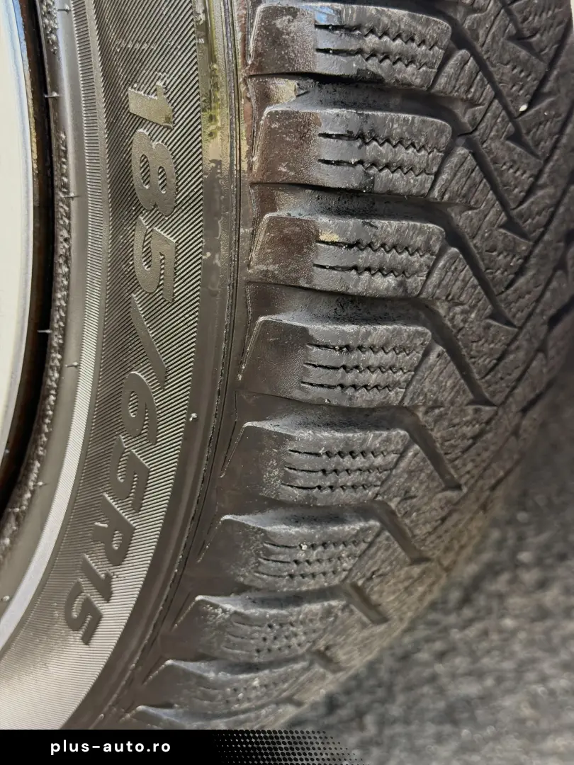 Renault Clio V full hybrid 145 cp