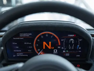 MCLAREN 720S 4.0 V8 Performance   Lantana Purple   MSO B