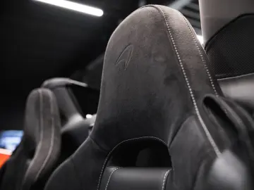 MCLAREN 720S Spider-B&W-McLaren Perf. Plus Pack-Steuer!