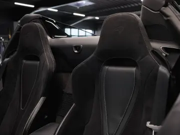 MCLAREN 720S Spider-B&W-McLaren Perf. Plus Pack-Steuer!