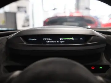 MCLAREN 720S Spider-B&W-McLaren Perf. Plus Pack-Steuer!