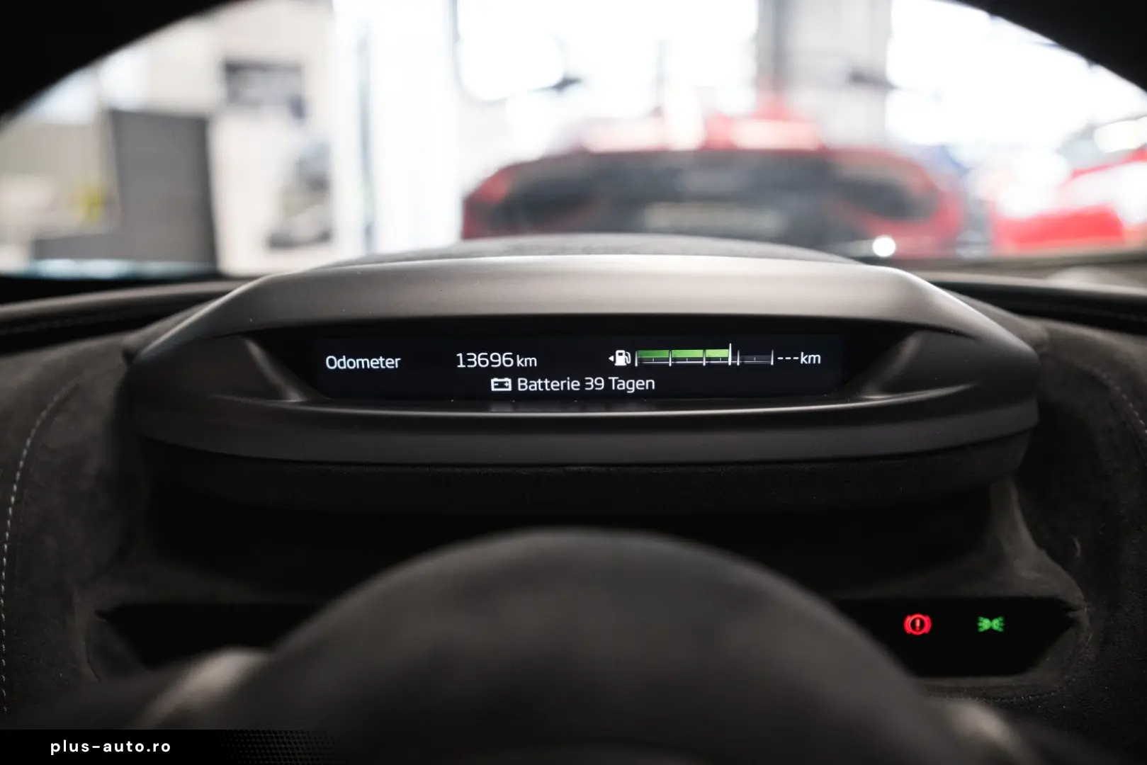 MCLAREN 720S Spider-B&W-McLaren Perf. Plus Pack-Steuer!