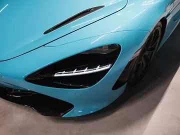 MCLAREN 720S Spider-B&W-McLaren Perf. Plus Pack-Steuer!