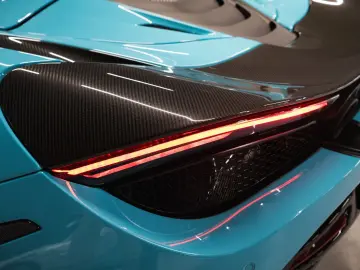 MCLAREN 720S Spider-B&W-McLaren Perf. Plus Pack-Steuer!