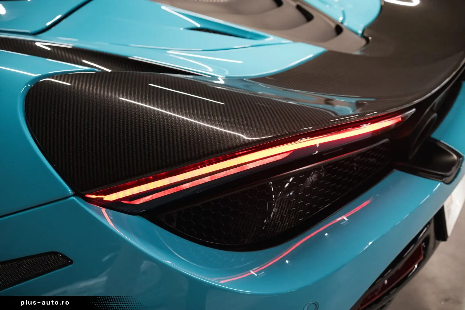 MCLAREN 720S Spider-B&W-McLaren Perf. Plus Pack-Steuer!