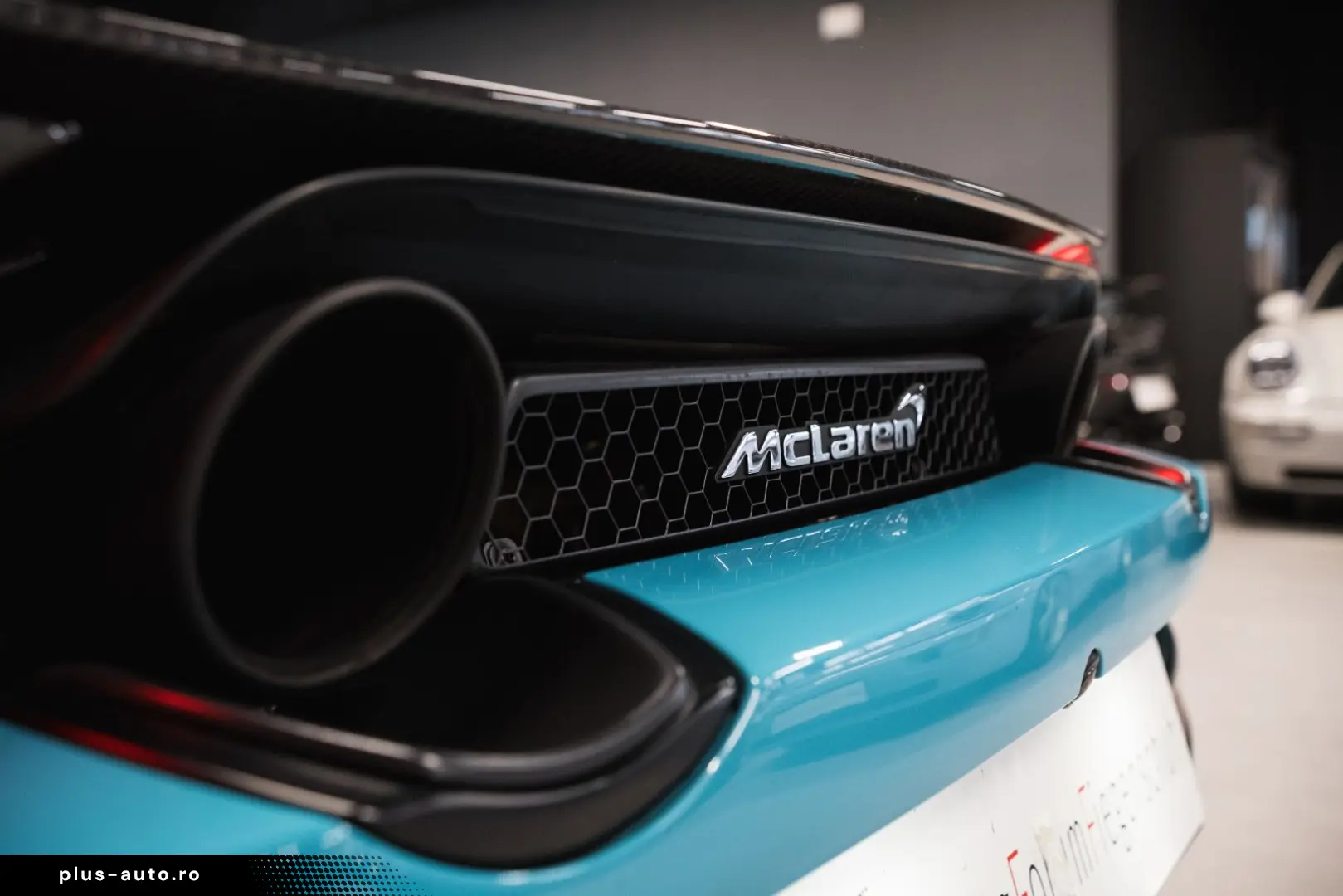 MCLAREN 720S Spider-B&W-McLaren Perf. Plus Pack-Steuer!