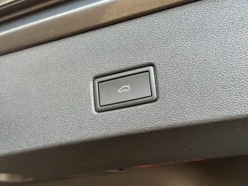 VW T-Roc R  4Motion Leder LED SHZ ACC Beats R.Cam