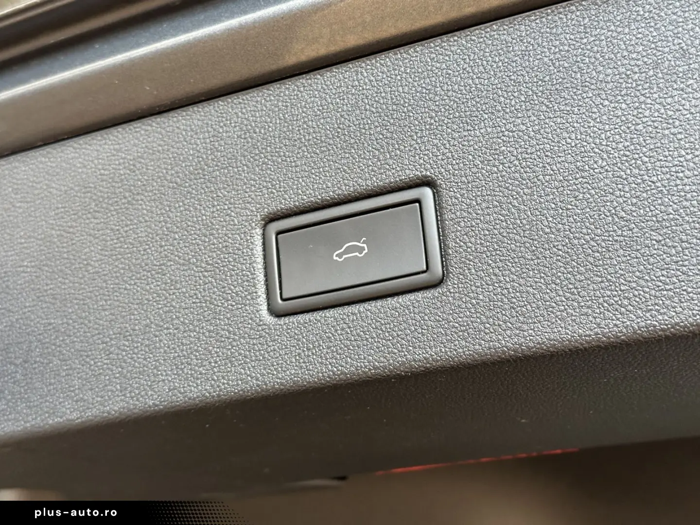 VW T-Roc R  4Motion Leder LED SHZ ACC Beats R.Cam