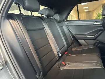 VW T-Roc R  4Motion Leder LED SHZ ACC Beats R.Cam