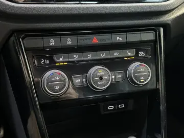 VW T-Roc R  4Motion Leder LED SHZ ACC Beats R.Cam