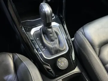 VW T-Roc R  4Motion Leder LED SHZ ACC Beats R.Cam