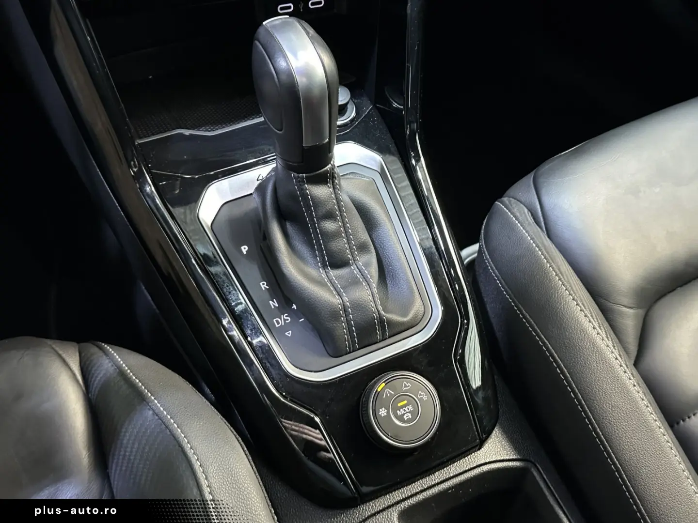 VW T-Roc R  4Motion Leder LED SHZ ACC Beats R.Cam