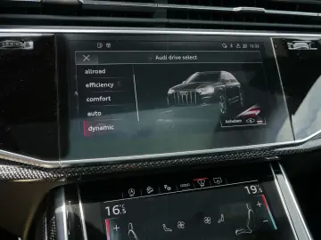 AUDI SQ7 Pano 7Sitze AHK Stand HuD S-Sitze Air 360