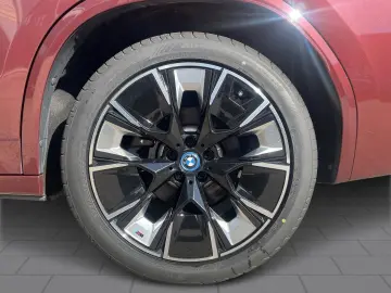 BMW iX3 M SPORT Sportpaket HUD AD AHK-klappbar AHK E