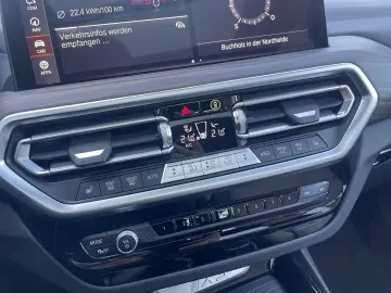 BMW iX3 M SPORT Sportpaket HUD AD AHK-klappbar AHK E