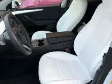 TESLA Model Y Basis RWD White White  1.HD