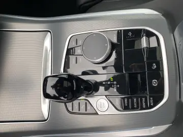 BMW X5 xDrive 45e M-Sport    M-Sport ACC Laser 360