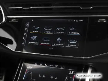 AUDI RS Q8 tiptr. Dynamik  Keramik Pano StdHzg B&O