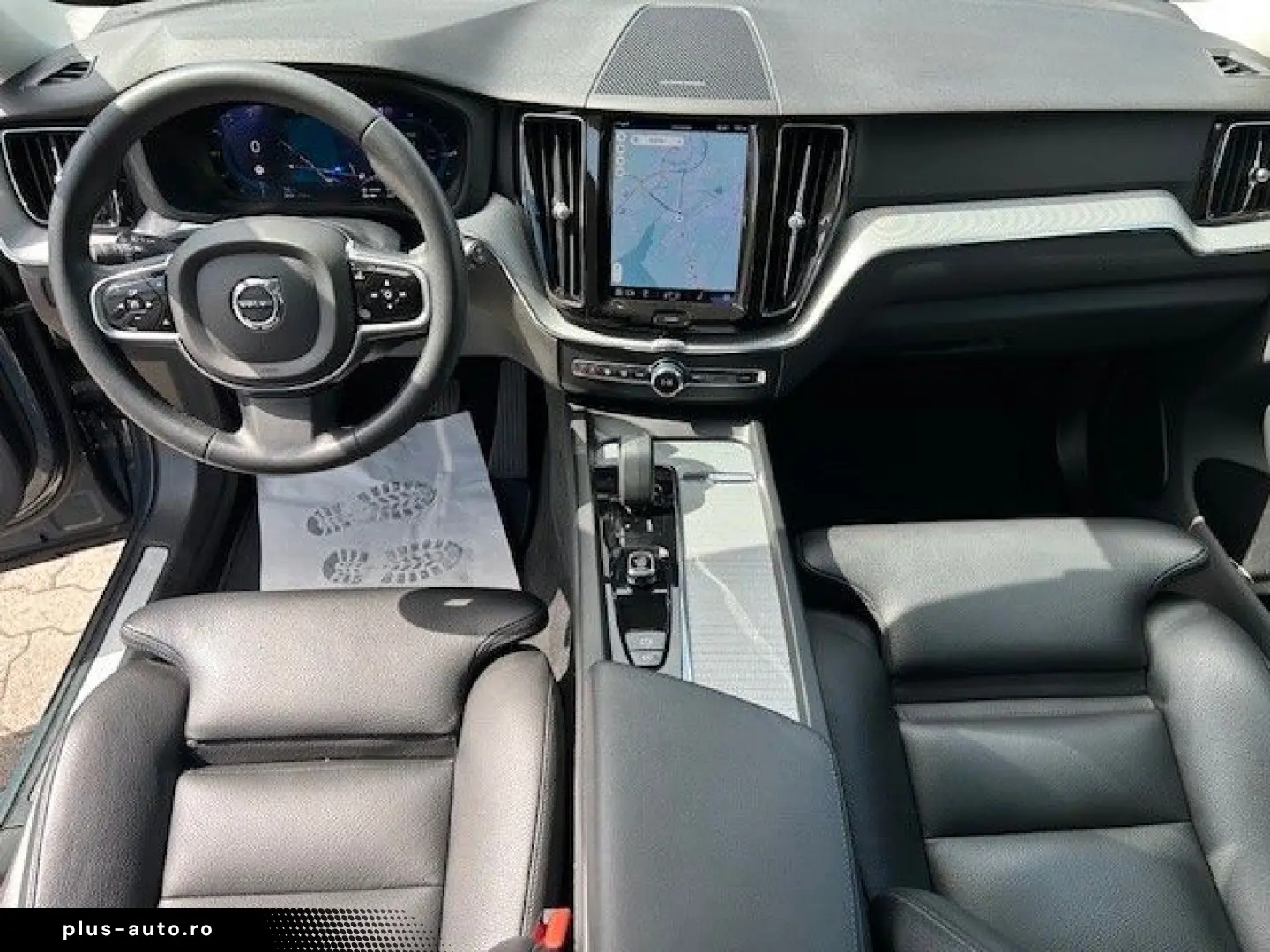 VOLVO XC60 T6 Recharge AWD PLUS DARK-AHK-BLIS-HK-Pilot