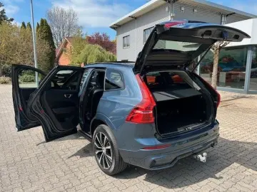 VOLVO XC60 T6 Recharge AWD PLUS DARK-AHK-BLIS-HK-Pilot