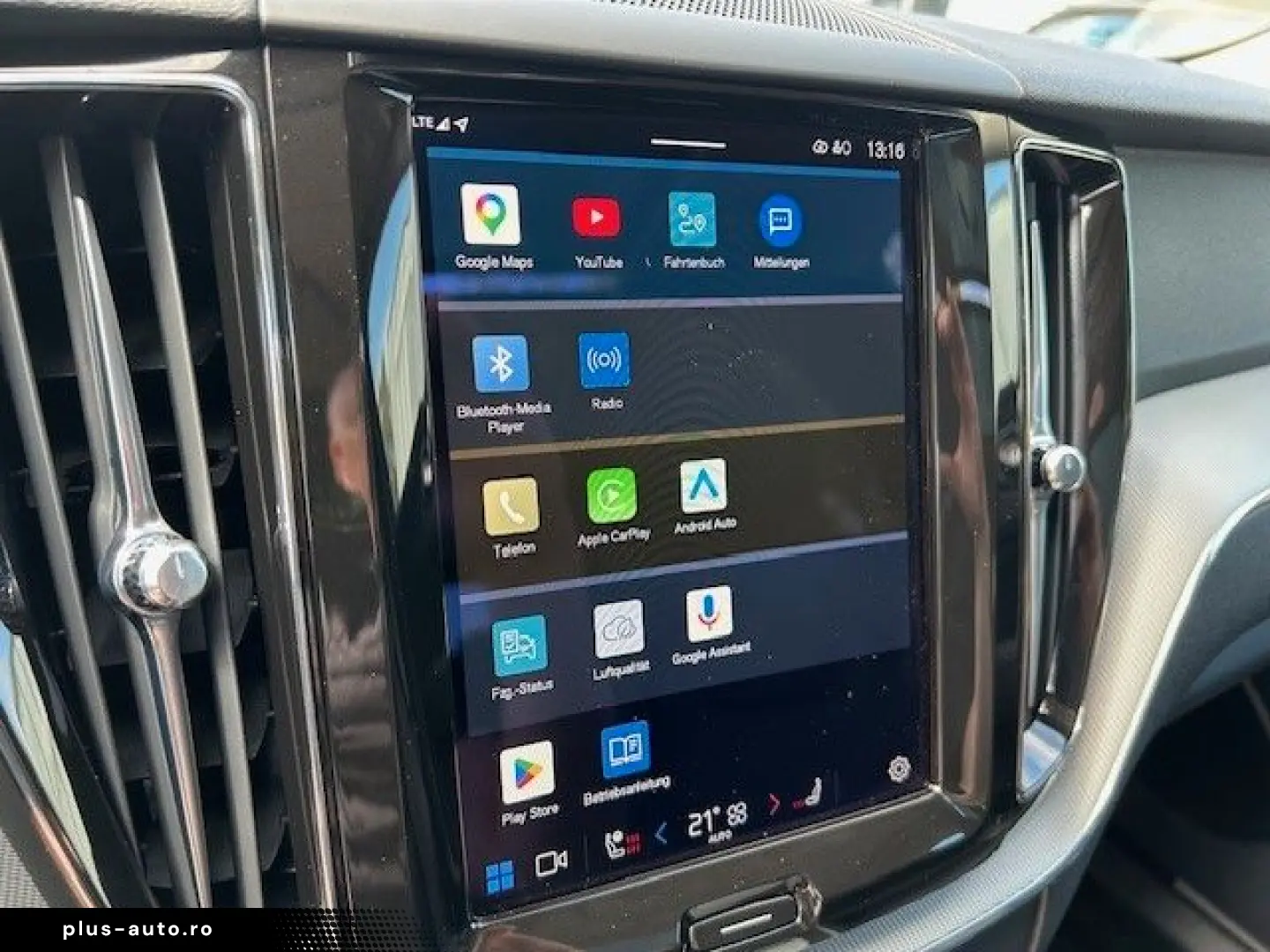 VOLVO XC60 T6 Recharge AWD PLUS DARK-AHK-BLIS-HK-Pilot