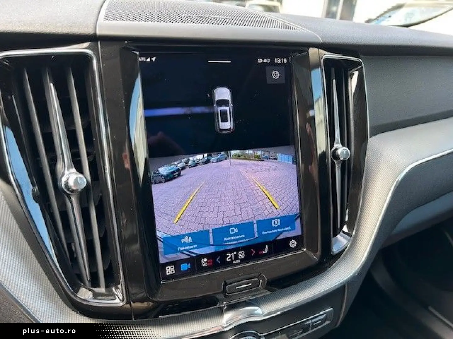 VOLVO XC60 T6 Recharge AWD PLUS DARK-AHK-BLIS-HK-Pilot