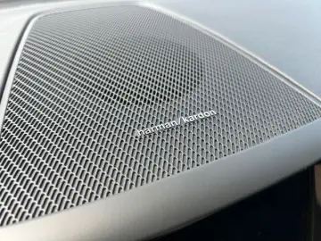 VOLVO XC60 T6 Recharge AWD PLUS DARK-AHK-BLIS-HK-Pilot