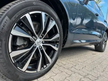VOLVO XC60 T6 Recharge AWD PLUS DARK-AHK-BLIS-HK-Pilot