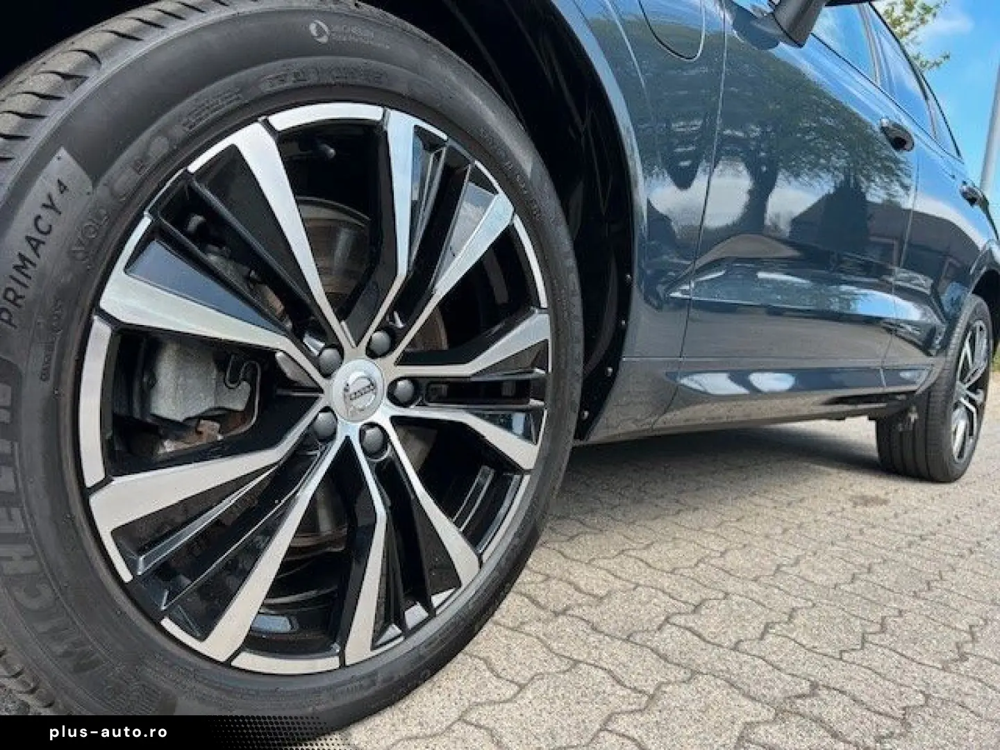 VOLVO XC60 T6 Recharge AWD PLUS DARK-AHK-BLIS-HK-Pilot